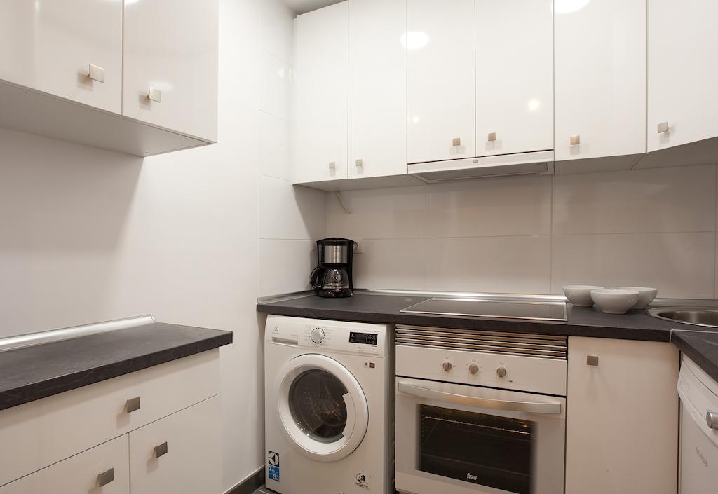 Barnapartments Basic Gracia Barcelona Eksteriør bilde
