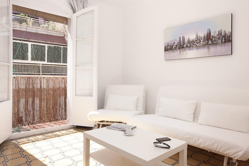 Barnapartments Basic Gracia Barcelona Eksteriør bilde