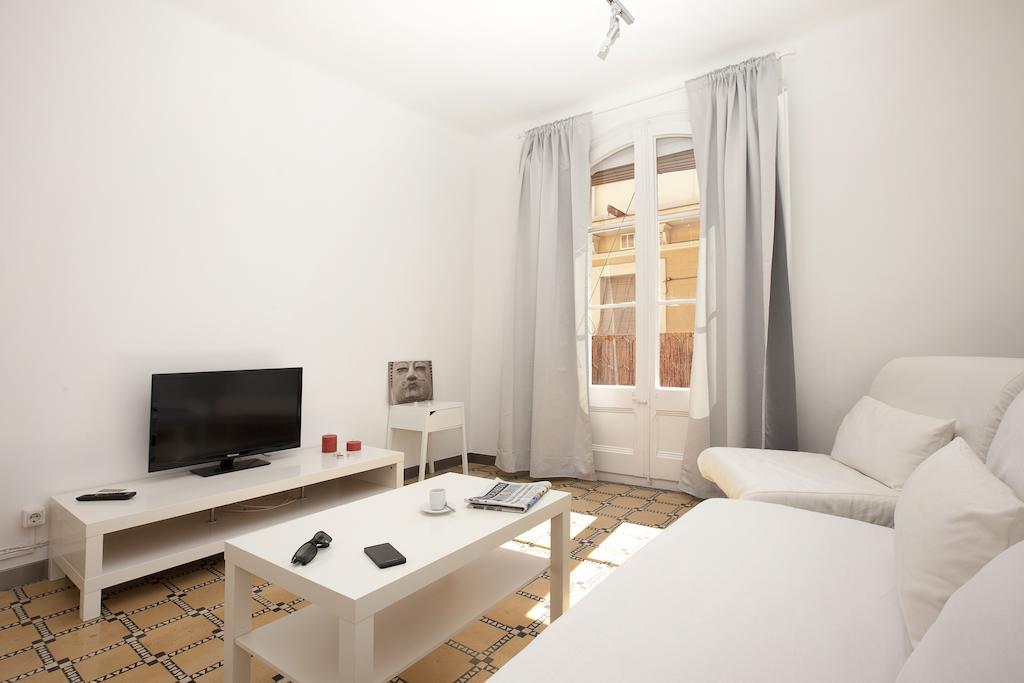 Barnapartments Basic Gracia Barcelona Eksteriør bilde