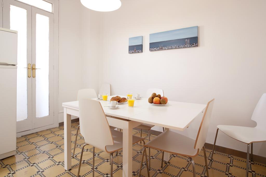 Barnapartments Basic Gracia Barcelona Eksteriør bilde