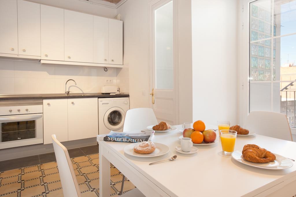 Barnapartments Basic Gracia Barcelona Eksteriør bilde