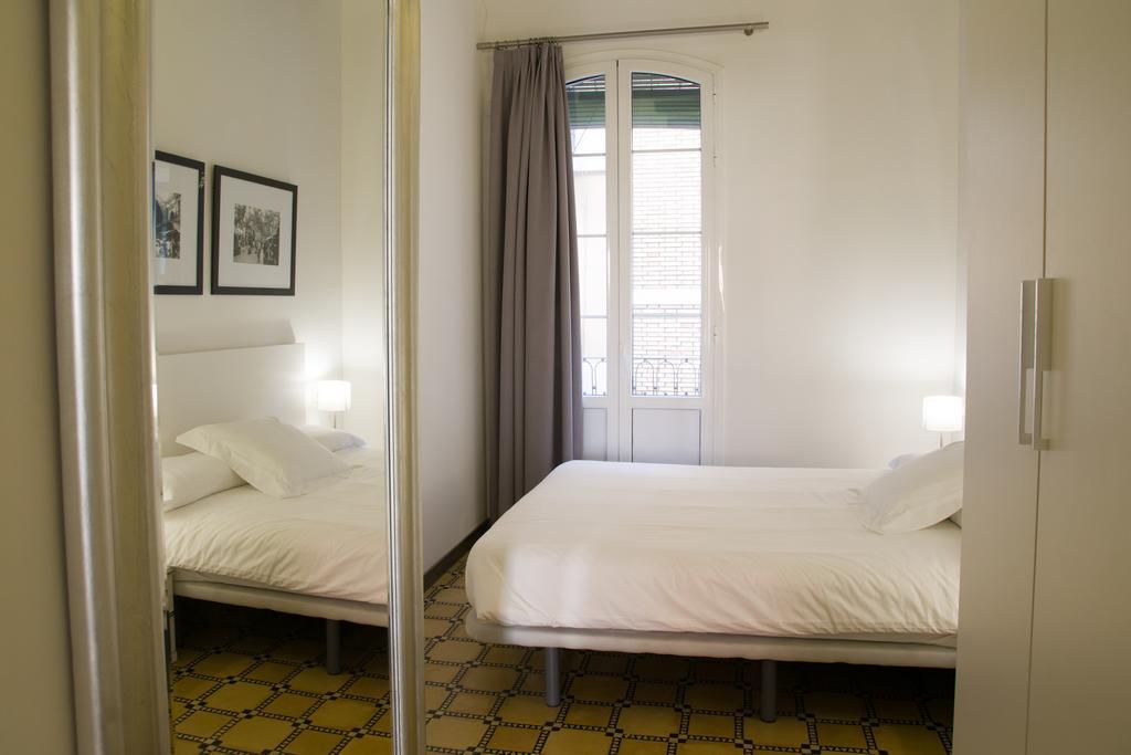 Barnapartments Basic Gracia Barcelona Eksteriør bilde