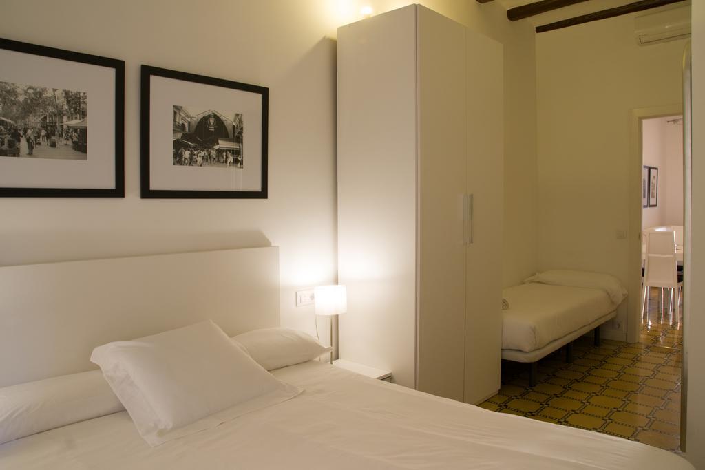 Barnapartments Basic Gracia Barcelona Eksteriør bilde