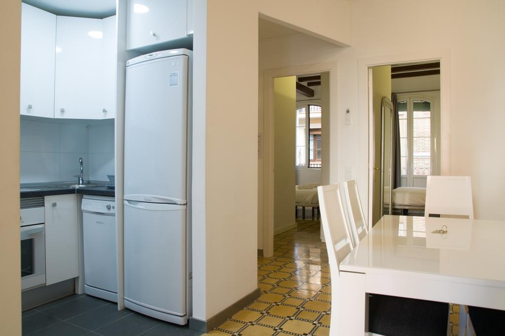 Barnapartments Basic Gracia Barcelona Eksteriør bilde