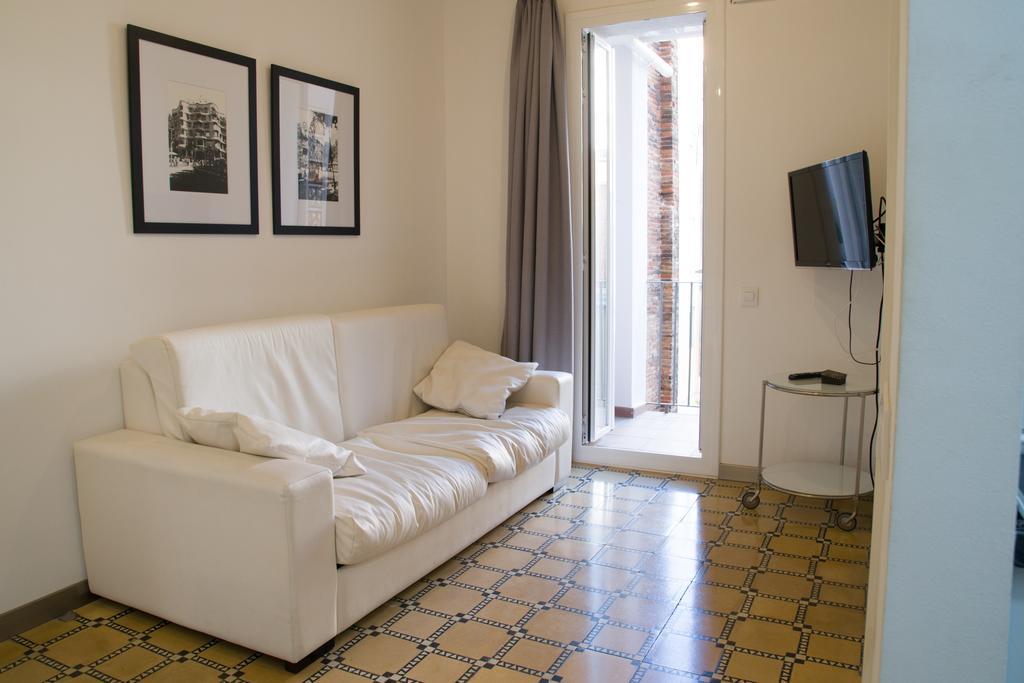 Barnapartments Basic Gracia Barcelona Eksteriør bilde