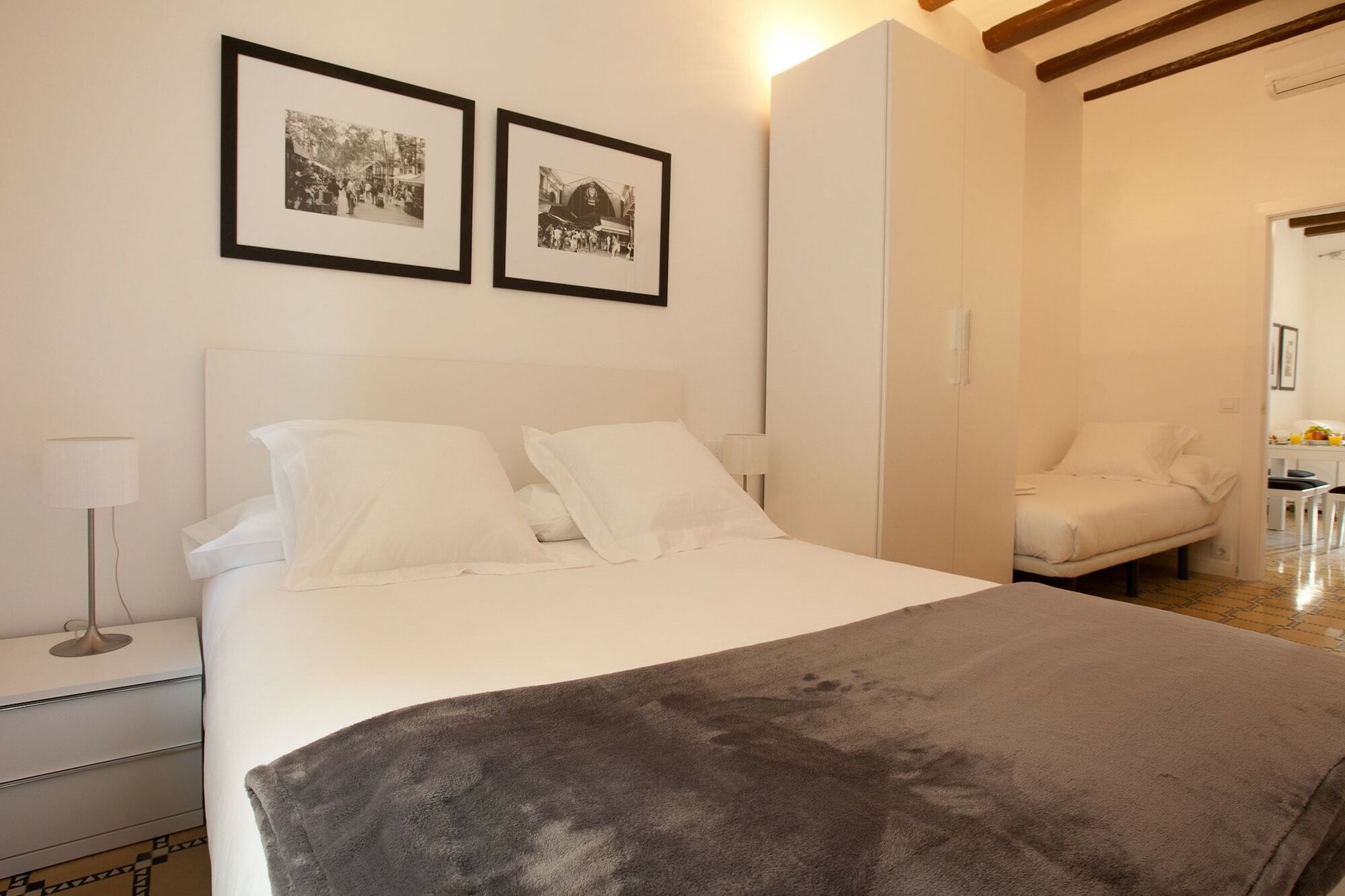 Barnapartments Basic Gracia Barcelona Eksteriør bilde
